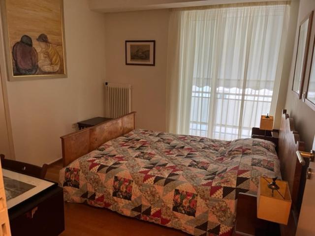 Spacious And Sunny Appartment In Cholargos Athena Bagian luar foto