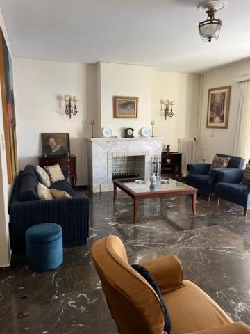 Spacious And Sunny Appartment In Cholargos Athena Bagian luar foto