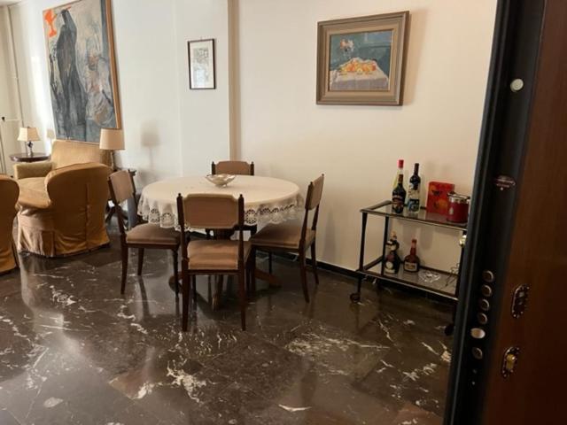 Spacious And Sunny Appartment In Cholargos Athena Bagian luar foto