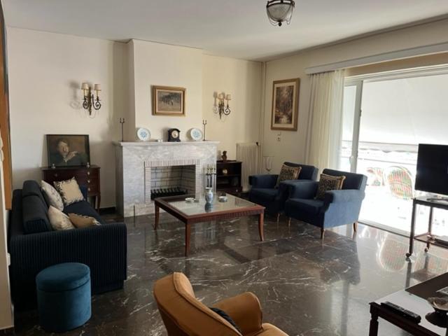 Spacious And Sunny Appartment In Cholargos Athena Bagian luar foto